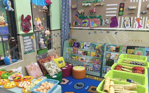 幼儿园阅读区阅读小明星图片