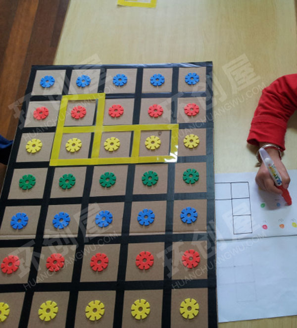 幼儿园益智区自制玩教具寻找色彩图片