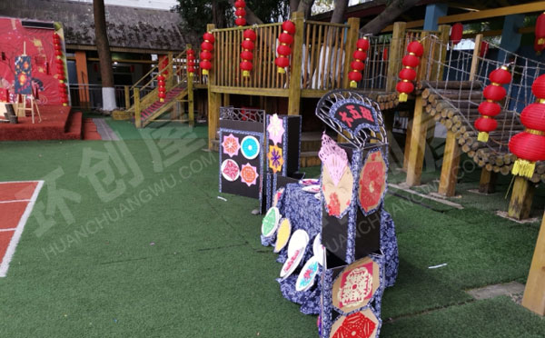 幼儿园户外活动新年美术展图片