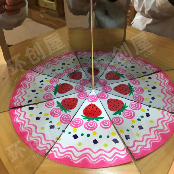 幼儿园科学区两面镜子做游戏图片