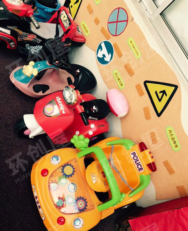 幼儿园角色游戏小汽车加油站图片