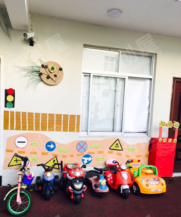 幼儿园角色游戏小汽车加油站图片