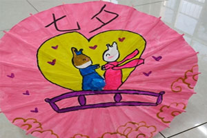 幼儿园节日纸伞挂饰图片7张