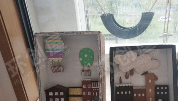 幼儿园教室美术作品展示图片