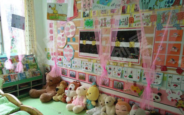 幼儿园温馨阅读区布置图片