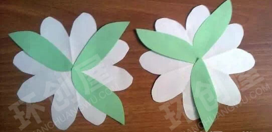 幼儿园美工区手工制作教师节美丽花图片