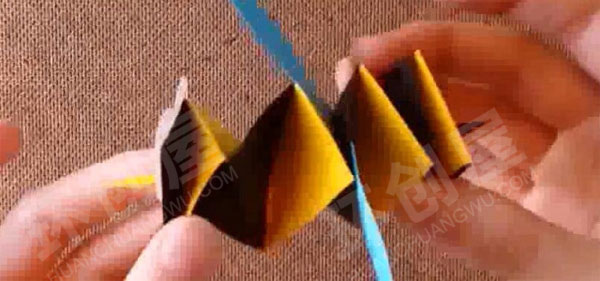 幼儿园美工区手工制作会飞的小蜜蜂图片