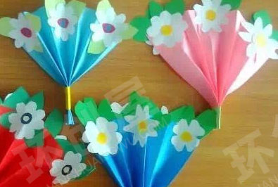 幼儿园美工区手工制作教师节美丽花图片