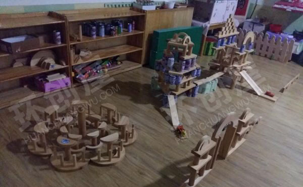 幼儿园建构区积木搭建图片