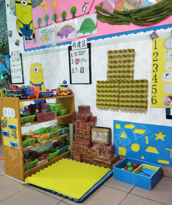 幼儿园建构区小黄人主题图片