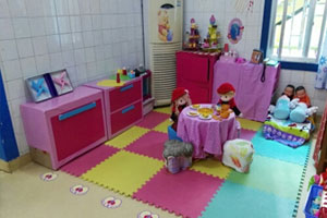幼儿园角色游戏温馨娃娃家图片6张