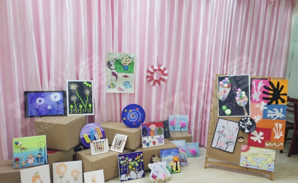 幼儿园童心童画趣味美术作品展图片