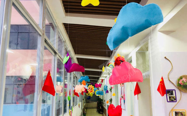 幼儿园温馨可爱教室走廊挂饰图片