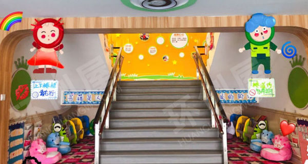 幼儿园废物利用走廊作品展图片