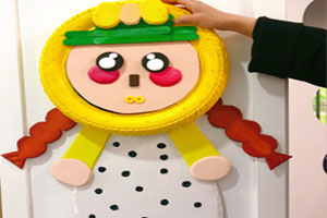 幼儿园废物利用走廊作品展图片7张