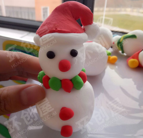 幼儿园粘土制作小雪人作品展示图片
