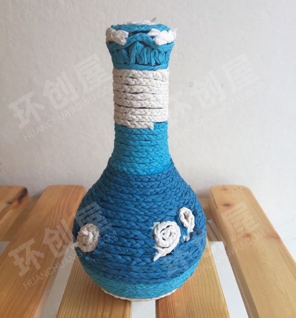 幼儿园瓶子的艺术作品展示图片