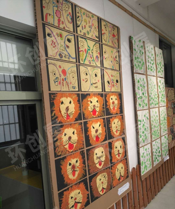 幼儿园硬纸板创意画墙面作品展示图片