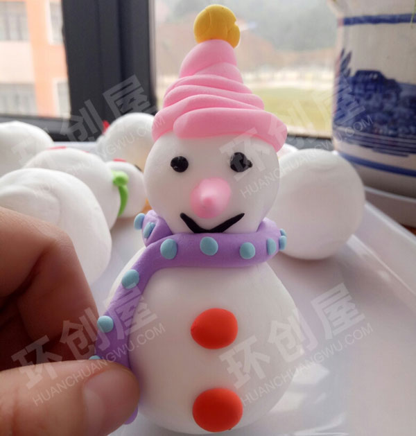 幼儿园粘土制作小雪人作品展示图片
