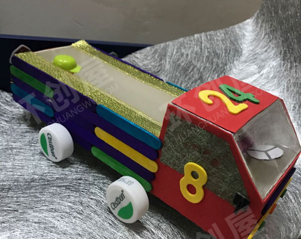 幼儿园建构区环创搭建小汽车图片