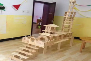 幼儿园建构区环创积木区图片