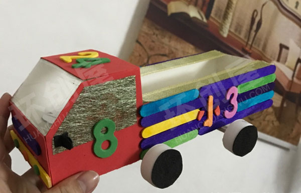 幼儿园建构区环创搭建小汽车图片
