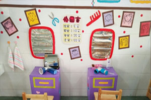 幼儿园理发店废物利用理发设施图片7张