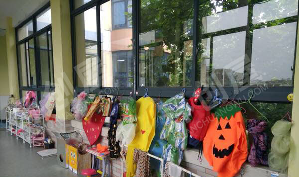 幼儿园表演区奇装异服展示图片