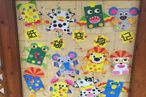 幼儿园美术室里的作品展示图片6张