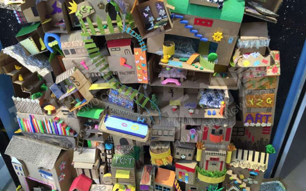幼儿园废物利用作品展示图片