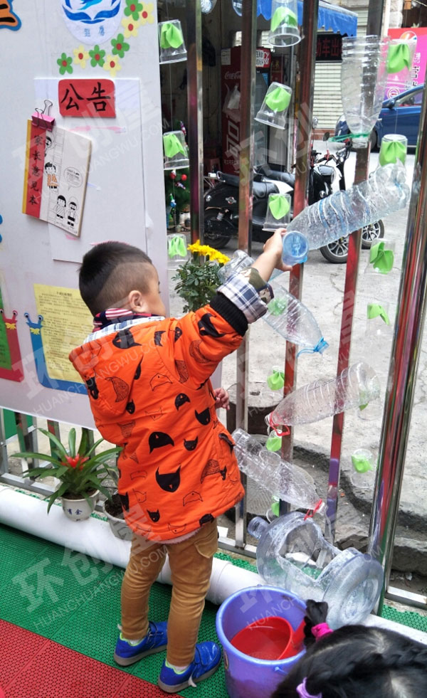 幼儿园户外环创玩水小实验图片