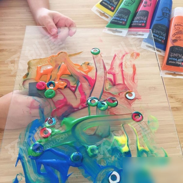 幼儿园美工区神奇的磁铁画图片