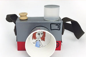 幼儿园美工区DIY玩具纸板相机图片7张
