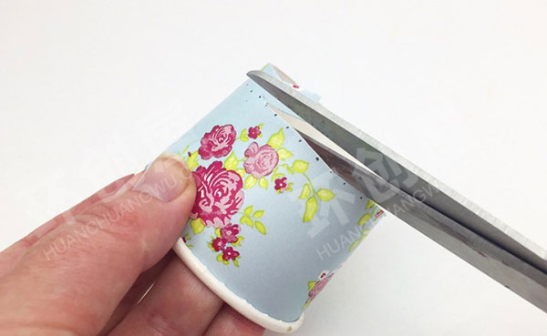 幼儿园美工区DIY玩具纸板相机图片