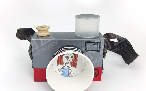 幼儿园美工区DIY玩具纸板相机图片