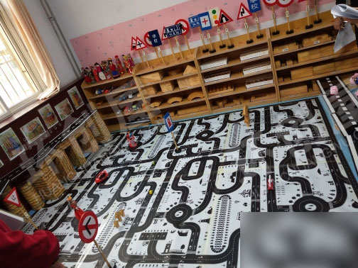 幼儿园角色游戏马路小司机图片