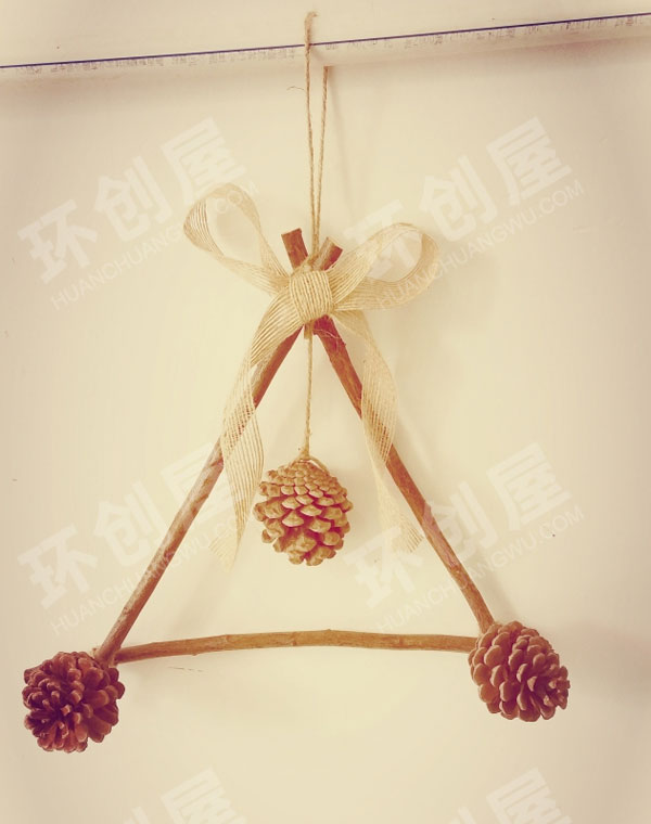 幼儿园树枝松塔挂吊饰图片