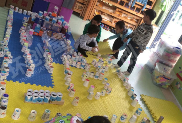 幼儿园建构区废物利用纸杯搭建图片