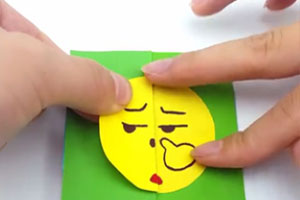 幼儿园美工区手工制作表情包玩具图片4张