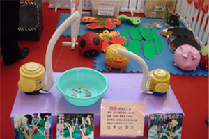 幼儿园科学活动自制教玩具图片6张