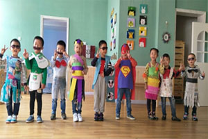 幼儿园万圣节表演服装图片2张