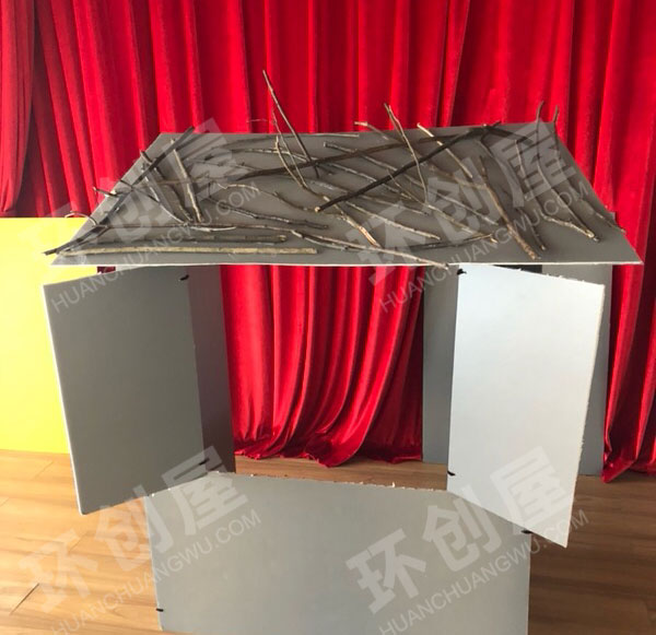 幼儿园表演区三只小猪舞台剧房子图片