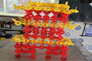 幼儿园建构区雪花片搭建天安门图片6张