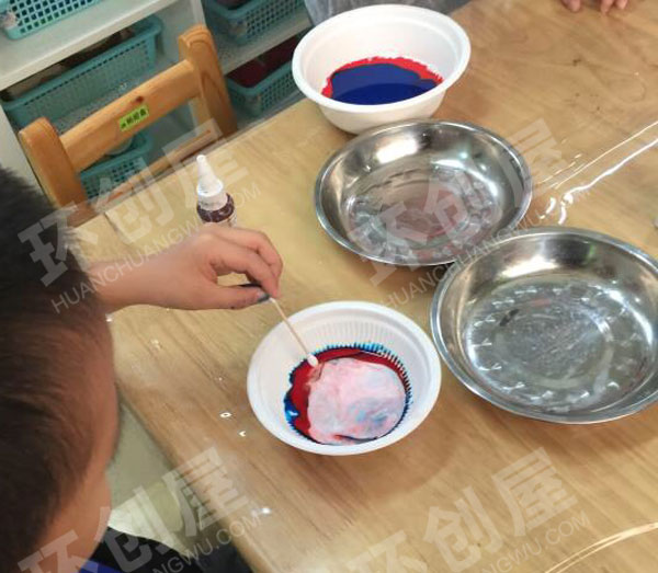 幼儿园科学区牛奶烟花图片