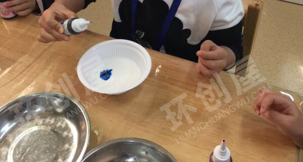 幼儿园科学区牛奶烟花图片