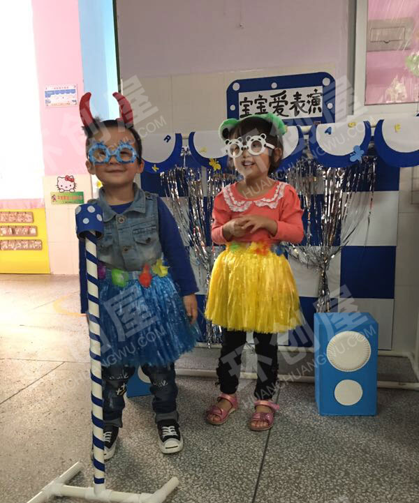 幼儿园表演区宝宝爱表演图片