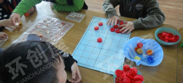 幼儿园益智区废物利用制作教玩具图片