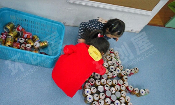幼儿园建构区合作的乐趣环创图片
