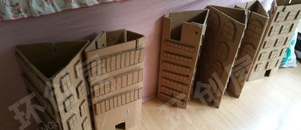 幼儿园建构区纸盒创意搭建环创图片