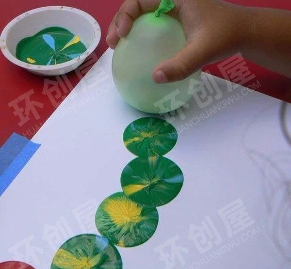 幼儿园美工区拓印昆虫记创意毛毛虫图片